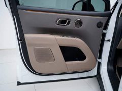 Li Auto i8 Edition - фото 18