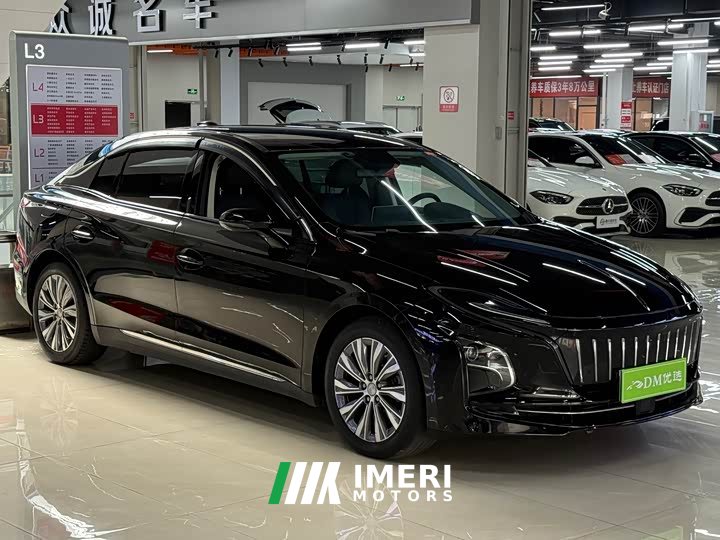 FAW E-QM5 560km PLUS - автомобиль из Китая