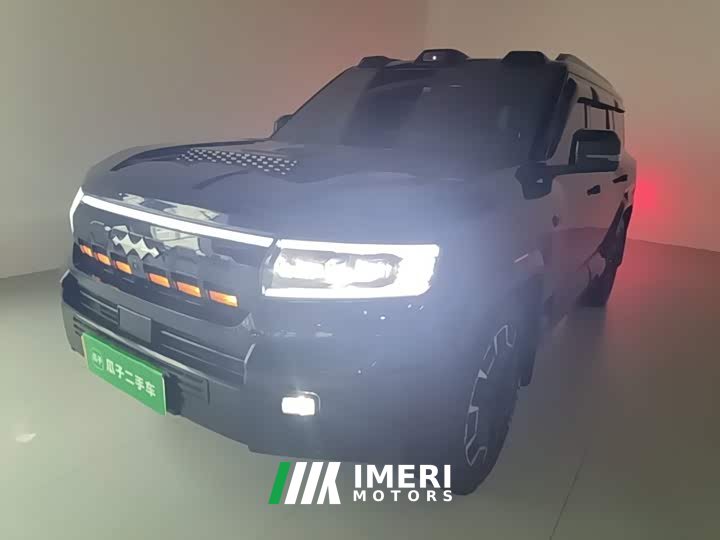 Li Auto 8 Flagship Edition 6 - автомобиль из Китая