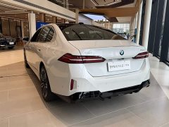 BMW 5 530Li Version M - фото 11