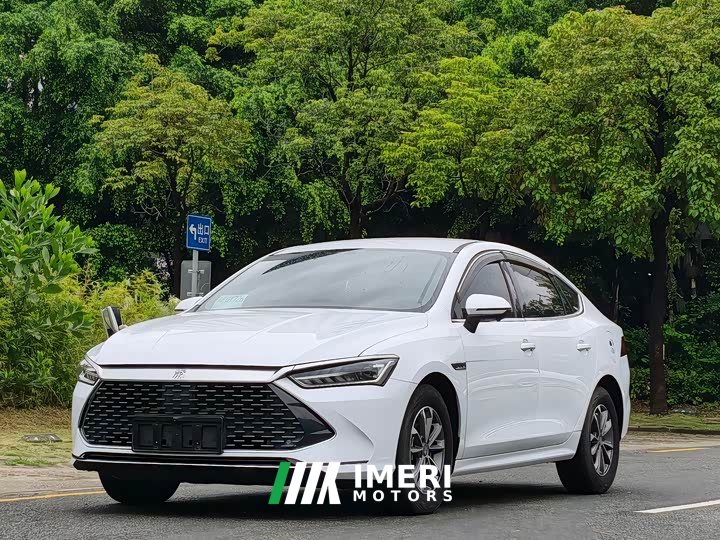 BYD PLUS Edition DM-i 55KM Version - автомобиль из Китая