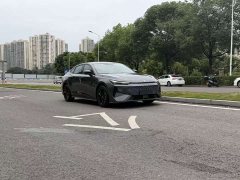 Changan UNI-V 1.5T Premium Version - фото 2