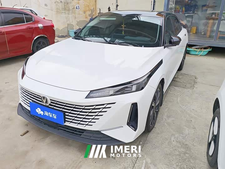 Changan NE 1.5T GDI DCT Version - автомобиль из Китая