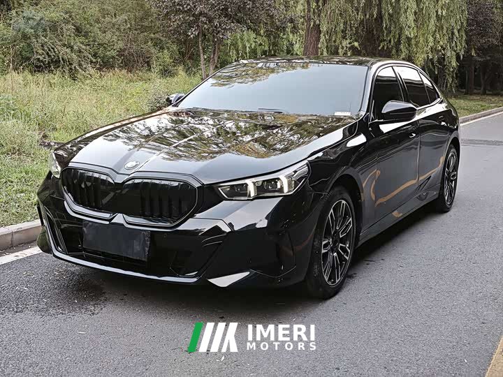 BMW 5 Series 2026 525Li M Sports Package - автомобиль из Китая