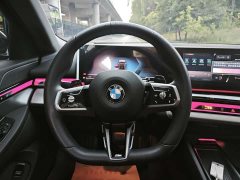 BMW 5 Series 2026 525Li M Sports Package - фото 9