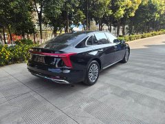Hongqi H5 1.5T DCT Connected Qiyun Edition - фото 10