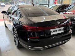 Volkswagen Passat 330TSI Deluxe Edition - фото 13