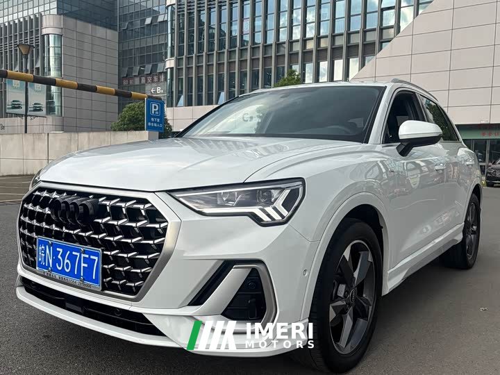 Audi Q3 40 TFSI Fashionable and Dynamic - автомобиль из Китая