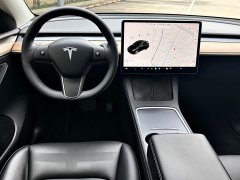 Tesla Model Y standard range rear-wheel drive version - фото 5