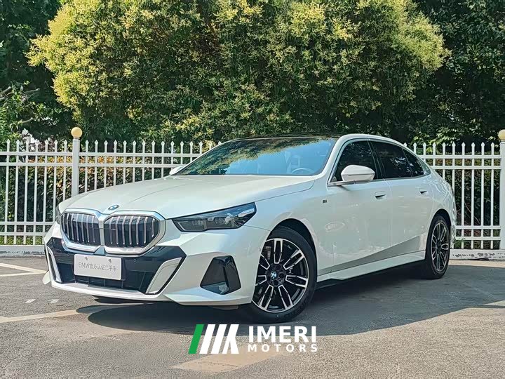BMW 5 Series 2024 525Li M Sports Package - автомобиль из Китая