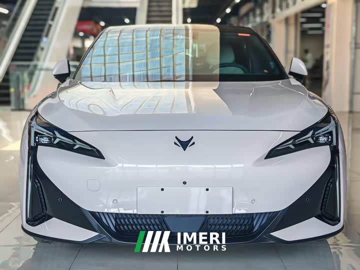 Lynk & Co JiFox Alpha S5 560MAX 185kW - автомобиль из Китая