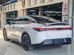 Lynk & Co JiFox Alpha S5 560MAX 185kW - фото 5