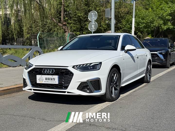 Audi A4L 40 TFSI Fashionable and Dynamic - автомобиль из Китая