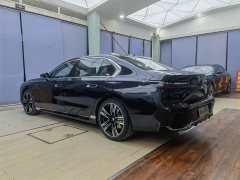 BMW 7 Series 2023 740Li M Sport Package - фото 17