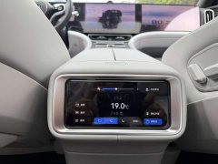 AITO Wenjie M9 extended range Ultra version 52kWh 6-seater version (192-line lidar) - фото 12