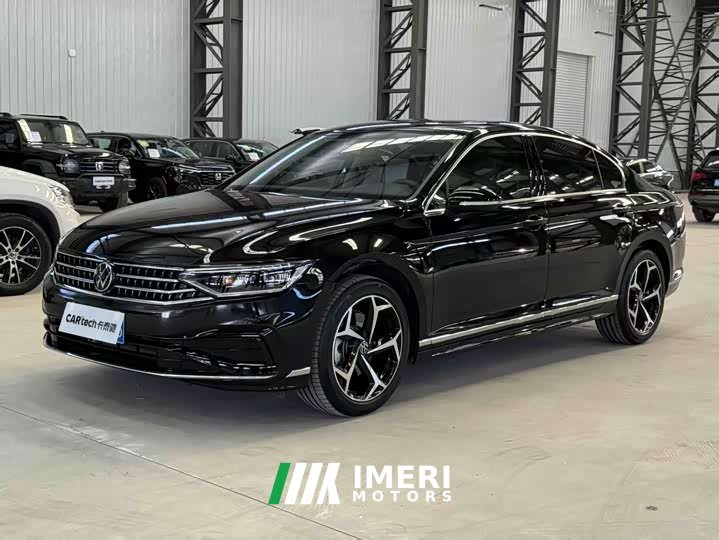Volkswagen Magotan Year Facelift Enjoy Edition 330TSI DSG Luxury - автомобиль из Китая