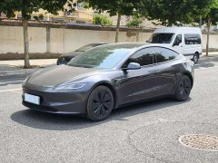 Tesla Model 3 rear-wheel drive version - фото 1