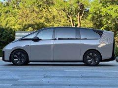 Li Auto Ideal MEGA Home Family Special Edition - фото 3
