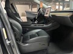 Tesla Model Y rear-wheel drive version - фото 6
