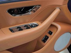 Bentley Flying Spur 2022 4.0T V8 Standard Edition - фото 15