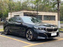 BMW 5 Series 530Li Leading M Sports Package - фото 3