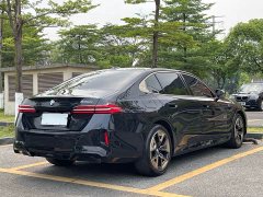 BMW 5 Series 530Li Leading M Sports Package - фото 4