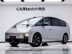 Li Auto Ideal MEGA Ultra smart refresh version - фото 1