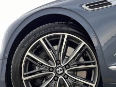 Bentley Flying Spur plug-in hybrid 2.9T V6 Hybrid - фото 16