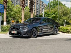 BMW M5 New Energy M5 - фото 1