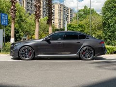 BMW M5 New Energy M5 - фото 3