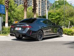 BMW M5 New Energy M5 - фото 4