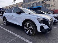 Audi Q5 e-tron 40 e-tron Shiny Mecha Suit - фото 1