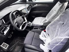 Audi Q5 e-tron 40 e-tron Shiny Mecha Suit - фото 8