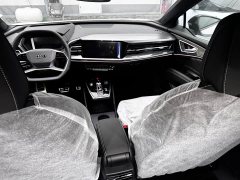 Audi Q5 e-tron 40 e-tron Shiny Mecha Suit - фото 9