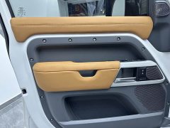 Land Rover Defender 2022 110 P400 Dark Special Edition - фото 18