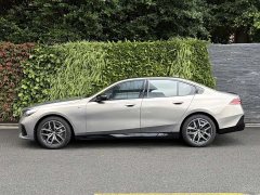 BMW 5 Series (Imported) 2024 525i M Sports Package - фото 3