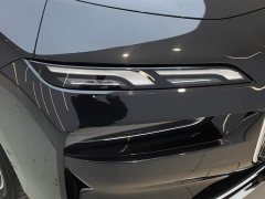 BMW 7 Series 2023 735Li Luxury Line - фото 12