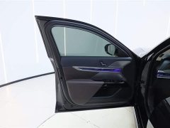 BMW 7 Series 2023 735Li Luxury Line - фото 15