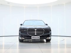 BMW 7 Series 2023 735Li Luxury Line - фото 6