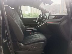 Hongqi HQ9 PHEV 2.0T four-wheel drive luxury version - фото 11
