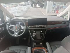 Hongqi HQ9 PHEV 2.0T four-wheel drive luxury version - фото 9
