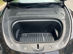 Tesla Model Y rear-wheel drive version - фото 17