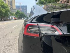Tesla Model Y rear-wheel drive version - фото 6
