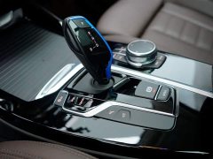 BMW iX3 Leading - фото 10