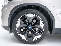BMW iX3 Leading - фото 16