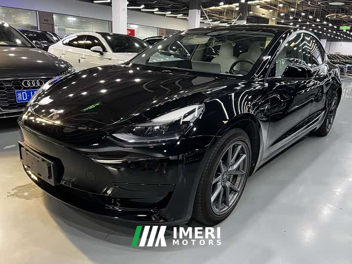Tesla Model 3 rear-wheel drive version - автомобиль из Китая