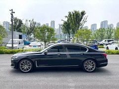 BMW 7 Series 2019 Facelift 740Li xDrive Executive Luxury Package - фото 3