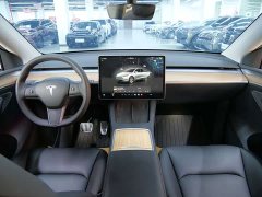 Tesla Model Y rear-wheel drive version - фото 7