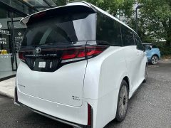 Toyota Wilfa Crown Dual Engine 2.5L Ink Gold Edition - фото 11