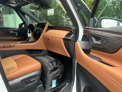 Toyota Wilfa Crown Dual Engine 2.5L Ink Gold Edition - фото 6